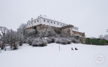 Több hullámban érkezik havazás január első hetében