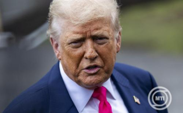 A háború befejezésének lehetőségeiről beszélt telefonon az amerikai és az ukrán elnök