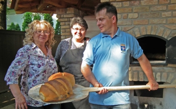 Új kenyér a kemencéből