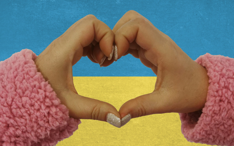 Ukrán gyerekek köszönik meg az országuknak nyújtott segítséget az Országháznál