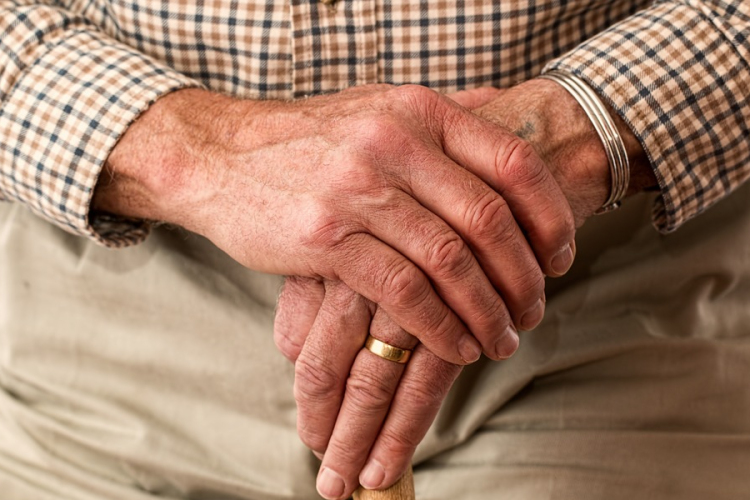 Kezdődik a 13. havi nyugdíj fokozatos visszaépítése